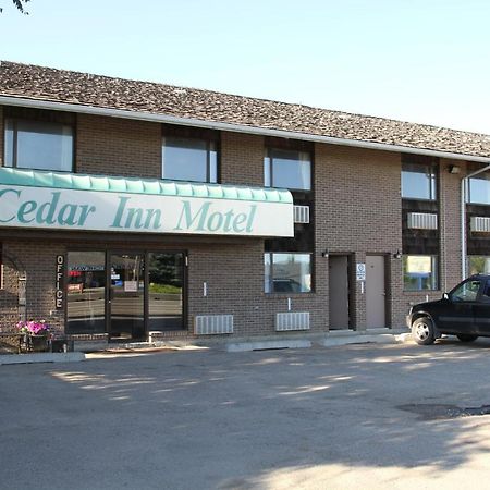 Cedar Inn Lloydminster Exterior photo